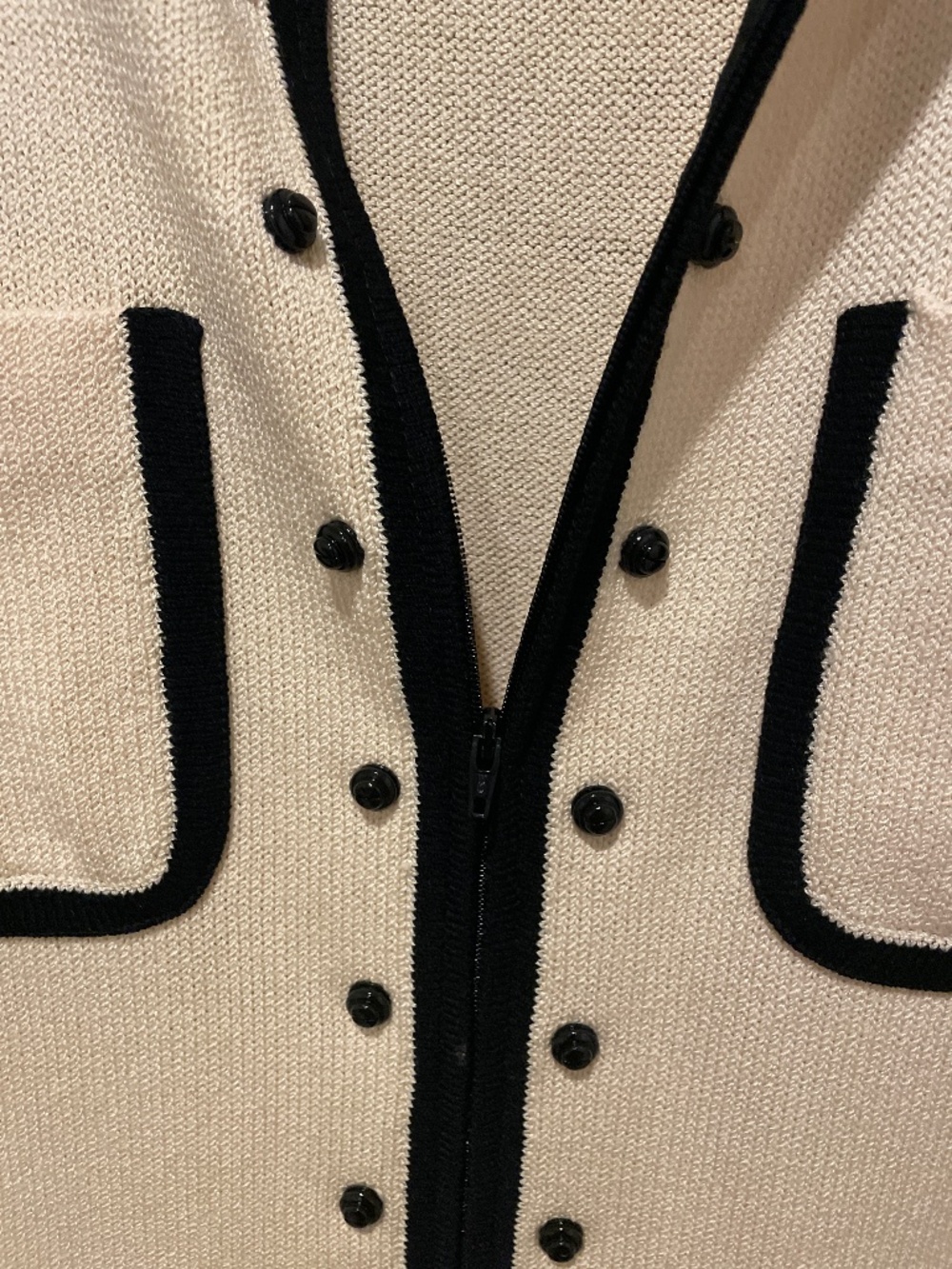 ❌SOLD 025 St John Collection by Marie Gray Cardigan - Picture 4 of 6